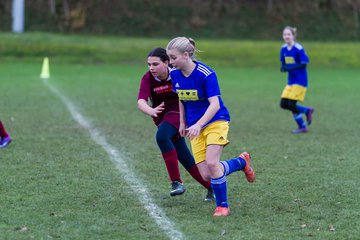 Bild 204 - B-Juniorinnen TSV Gnutz o.W. - SV Henstedt Ulzburg II : Ergebnis: ca. 5:0